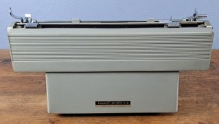 Máquina de escribir Hispano Olivetti Lexicon 80