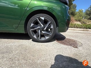 Peugeot 308 5P Allure Pack PureTech 130 S&S EAT8