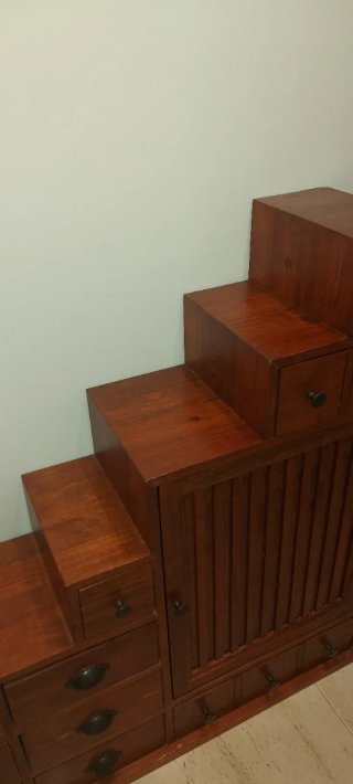 Mueble escalonado de madera