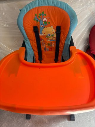 Trona de bebé naranja y azul