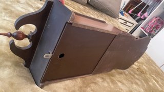 Reloj de péndulo antiguo de cuco