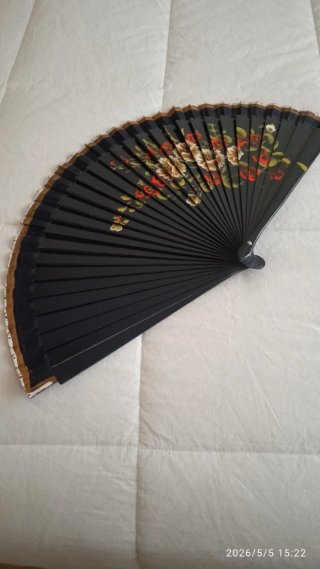Lote de 3 abanicos decorados
