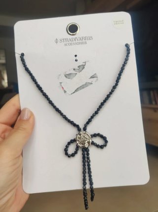 Collar mujer negro detalle plateado stradivarius