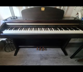 Yamaha Clavinova CLP-930 Digital Piano. Muy bueno