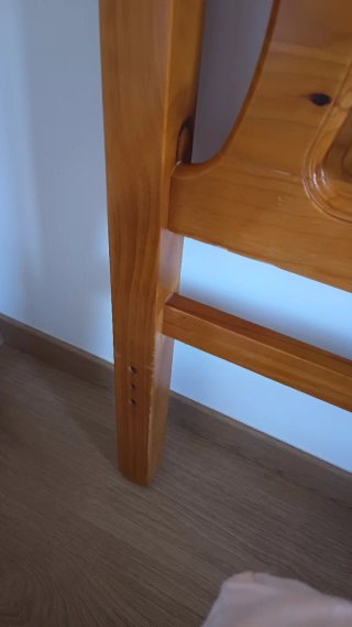 2 camas individuales + mesita vintage madera