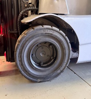 CARRETILLA ELEVADORA 1600 KG OPORTUNIDAD