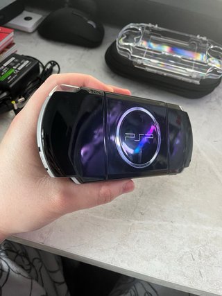 Sony PSP 3000 con cargador y funda