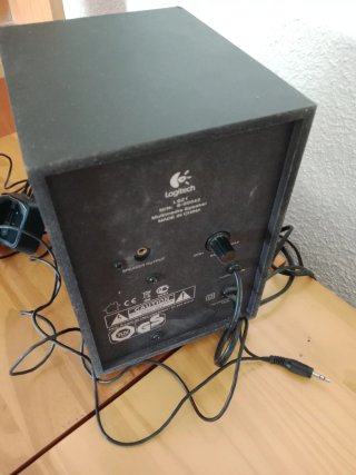 Altavoces Logitech 2.1 Negro y Plata