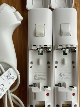 2 Mandos Wii + 1 Nunchuk Nintendo