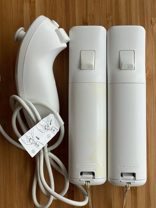 2 Mandos Wii + 1 Nunchuk Nintendo
