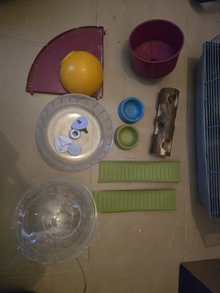 Jaula y accesorios para hámster