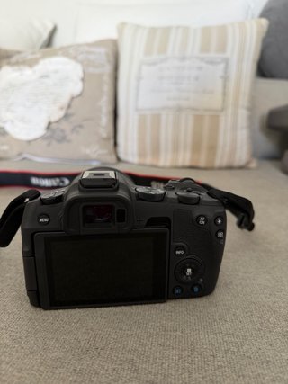 Canon EOS R8 Cámara + Objetivo 24-105mm