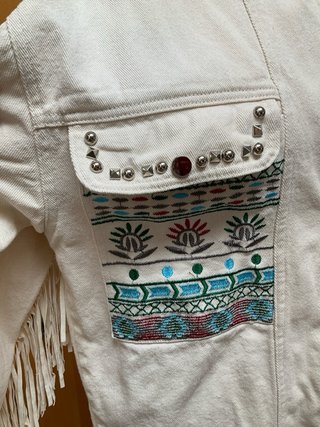 Chaqueta vaquera con flecos