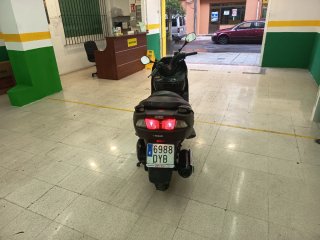 Suzuki Burgman 125 Negra
