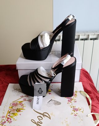 Elegantes sandalias negras tacón plataforma #39