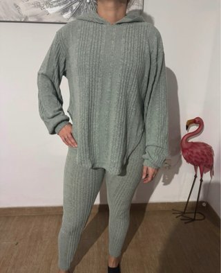 Conjunto de chándal verde mujer
