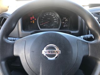 Nissan NV200 2011