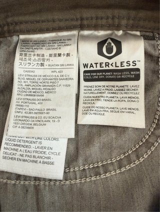 Vaqueros Levi's verde militar