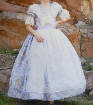 Traje de Fallera niña , lila  dos corpiños y Zapat