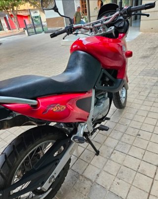 BMW F650  Roja