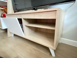 Mueble TV moderno madera y blanco