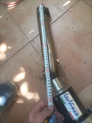 Tubo de escape LeoVince homologado
