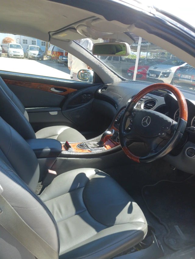 Mercedes-Benz  SL 2002