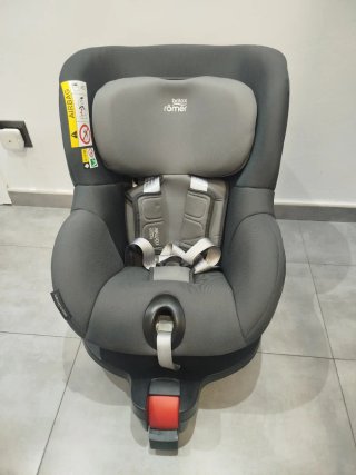 Vendo silla de coche premium con giro 360°.