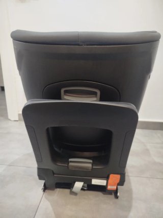 Vendo silla de coche premium con giro 360°.