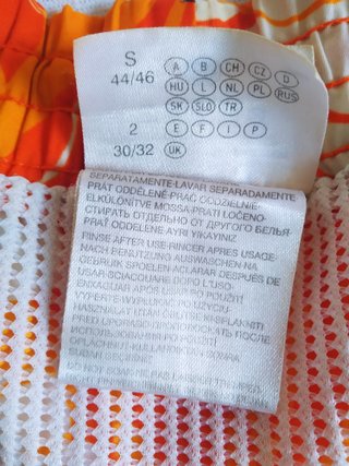 2 costumi da bagno floreali a 6€
