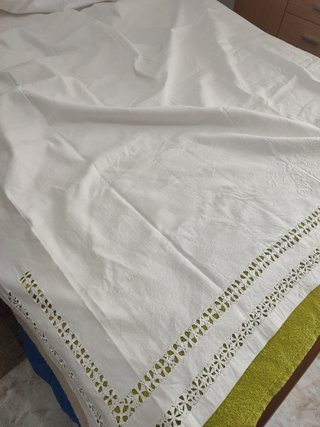 Sábanas de telar bordadas (2 unidades)