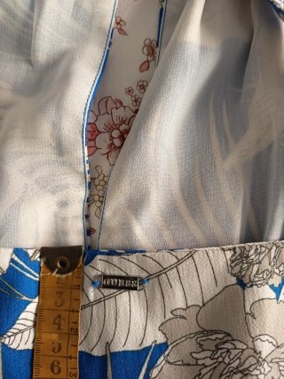Vestido Guess floral azul y blanco