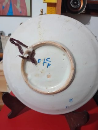 Plato decorativo cerámica pintado a mano