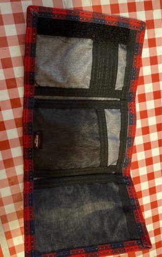 Portafoglio Eastpak a quadri rosso