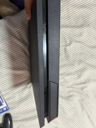 Consola PS4 slim Negra 1TB
