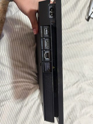 Consola PS4 slim Negra 1TB