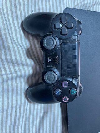 Consola PS4 slim Negra 1TB