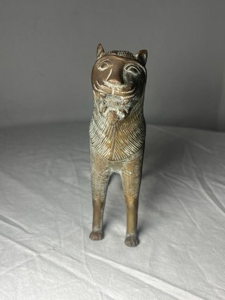 Tigre de bronce macizo