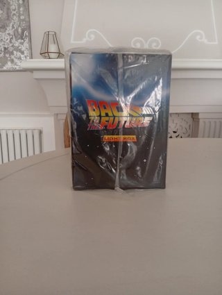 Hot Toys Regreso al Futuro Lightbox nuevo