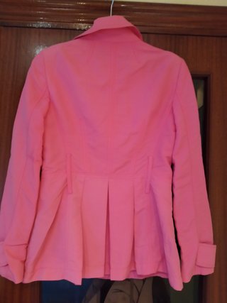 Chaqueta rosa Zara y camiseta floral