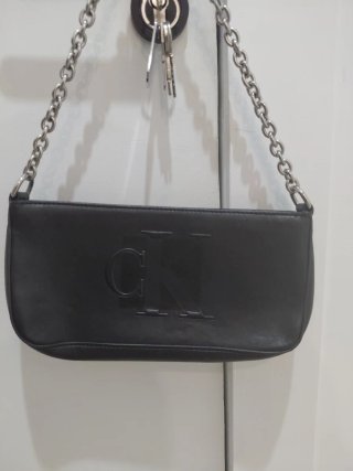 Bolso de mano Calvin Klein negro