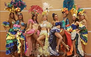 Deejay con Ballerini brasiliani per feste