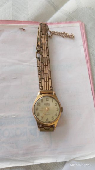 Reloj Dogma Prima Dorado