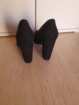 Zapatos de tacón negros