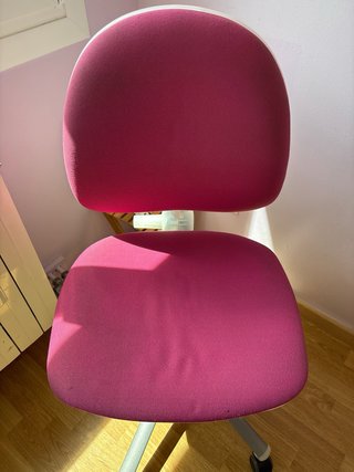 Silla de escritorio rosa y blanca