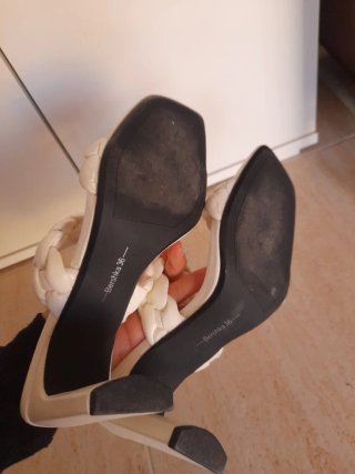Sandalias de tacón blancas trenzadas