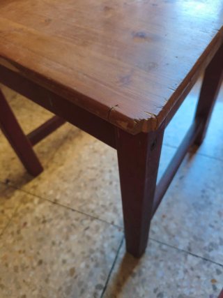 Pareja de sillas de madera