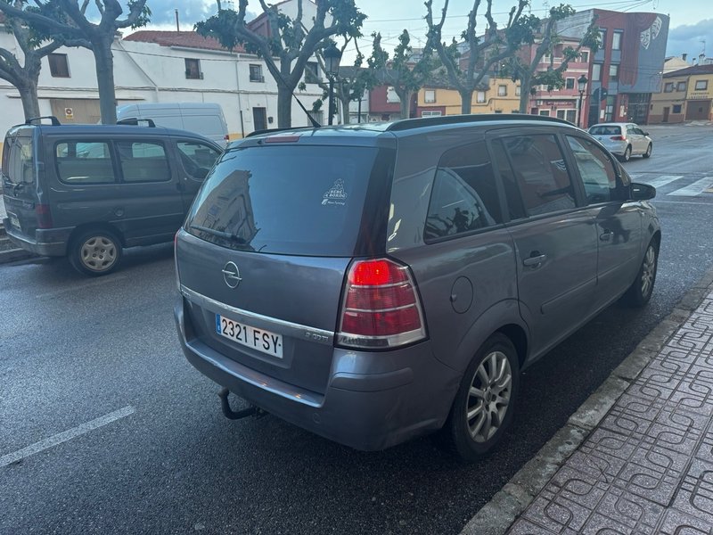 Opel Zafira 2008 - foto 1
