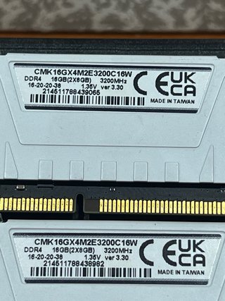 Corsair Vengeance LPX DDR4 RAM (2x8GB)
