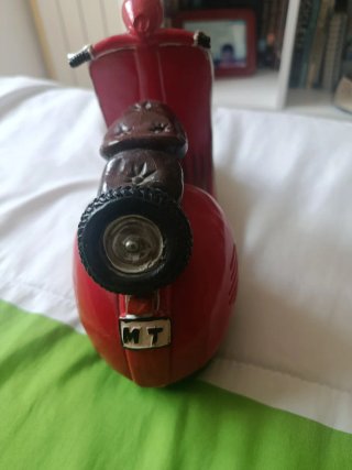 Hucha Vespa Roja